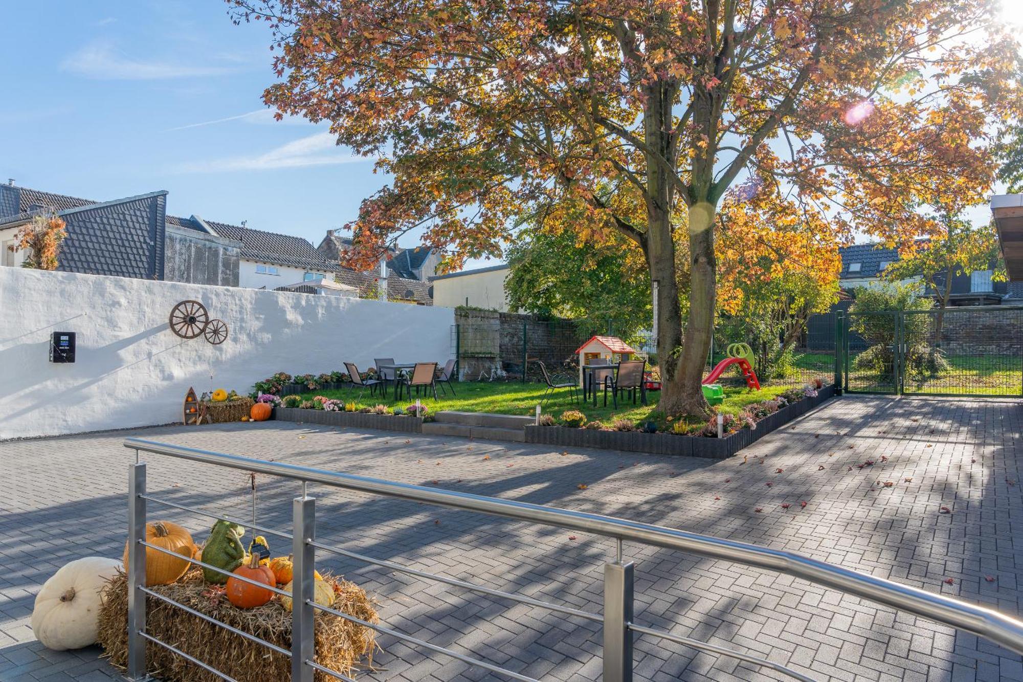Apartment Ahorn, Wunderschoene, Neue Wohnungen, Ideal Fuer Ausfluege Ins Phantasialand, Staedte Koeln, Bruehl Und Bonn Oder Eifel *
